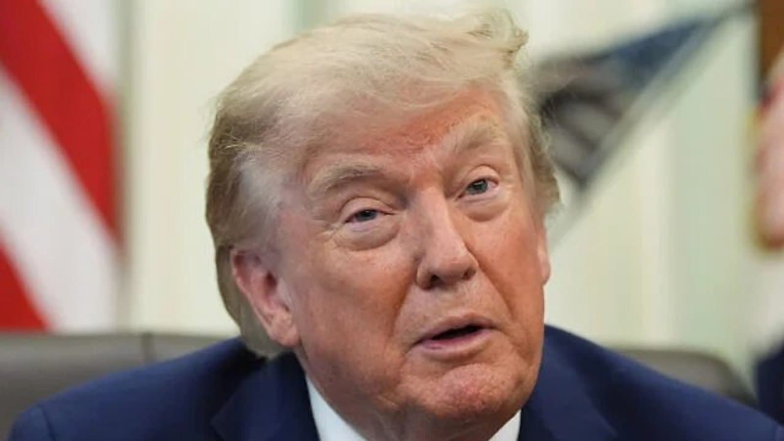 US President Donald Trump speaking in the Oval Office. File photograph. תצלום ארכיון.